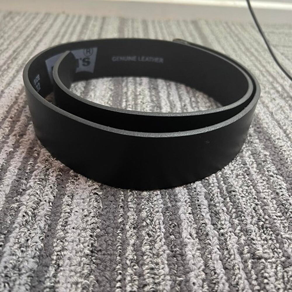 Levi's Men's Stylish Premium Genuine Leather Belt Black 11LV02P6